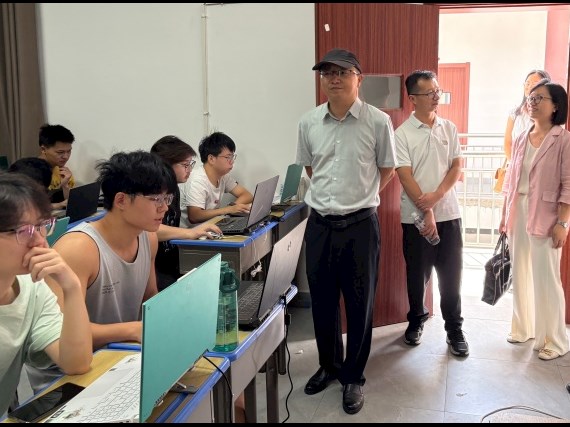 學院領導赴校企合作單位看望實習學子